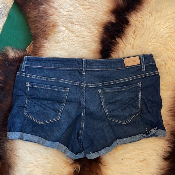 Aeropostale Midi Jean Shorts - Picture 4 of 6
